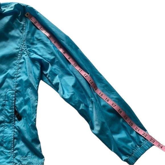 LL Bean Stowaway Windbreaker Jacket - Picture 14 of 16